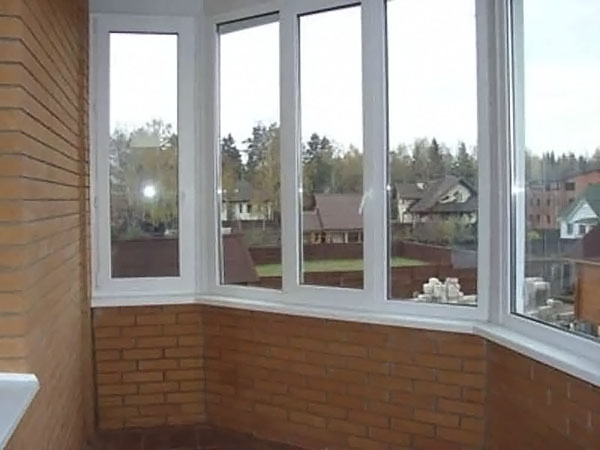 Остекления балкона в частном доме, коттедже и даче Мытищи