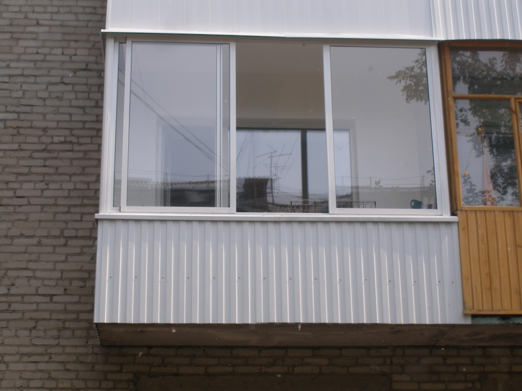 Установка пластиковых окон на балконе: остекление лоджии Мытищи