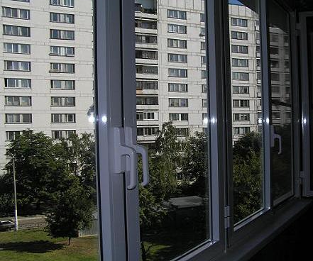 установка пластиковых окон на балконе Мытищи